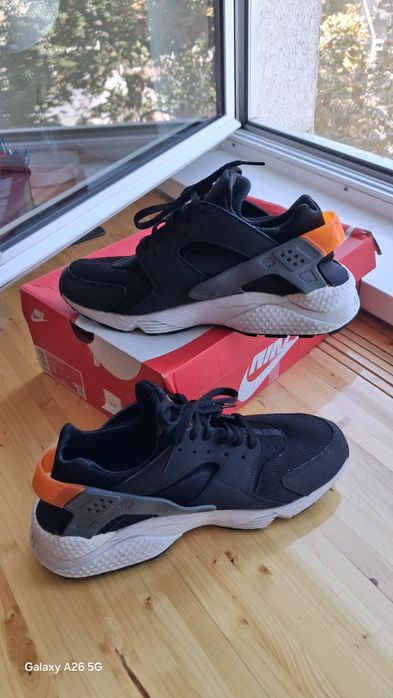 Nike Air Huarache 45 fit 42