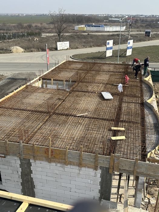 Firma de constructii profesionistă( placarii, case la rosu,interioare