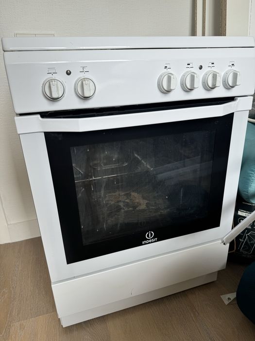 Продам плиту INDESIT