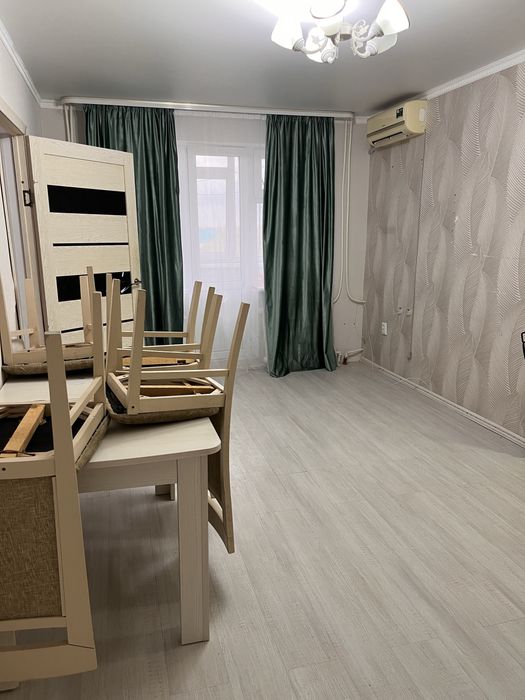 Продам квартиру район спутник(срочно торг)