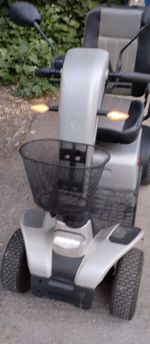 Инвалиден скутер