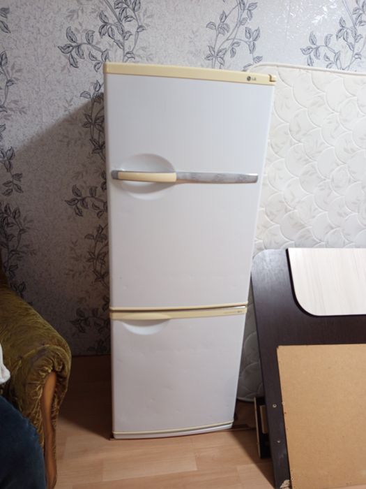 Холодильник 2х камерный