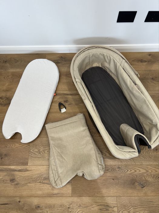 Cărucior Stokke V5 3 în 1 + bază Isofix