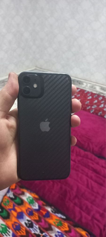 Iphone 11. Black.