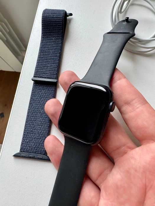 Apple watch SE2 44mm (2024) in garanție + extra curea