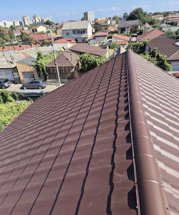 Vand casa pe structura metalica