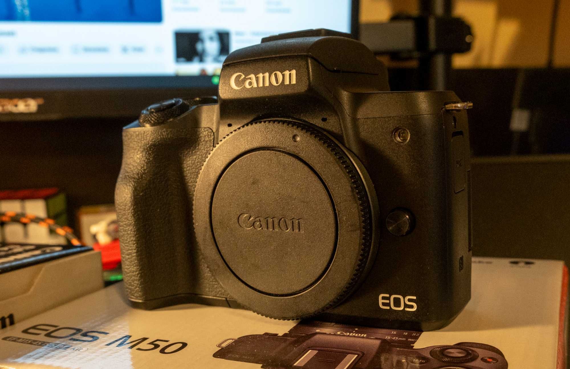 Canon EOS M50 Mark 1 + 2 обектива 15-45 китов и 55-200