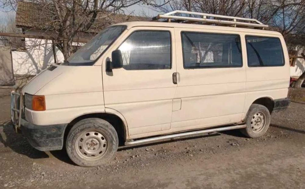 Срочно сотиш керак Volkswagen Transporter T4