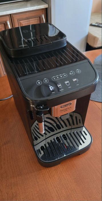 Delonghi Magnifica EVO кафемашина/ кафеавтомат