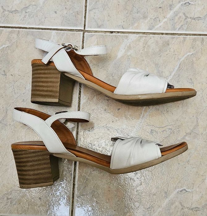 Дамски бели сандали, стествена кожа - 50 лв