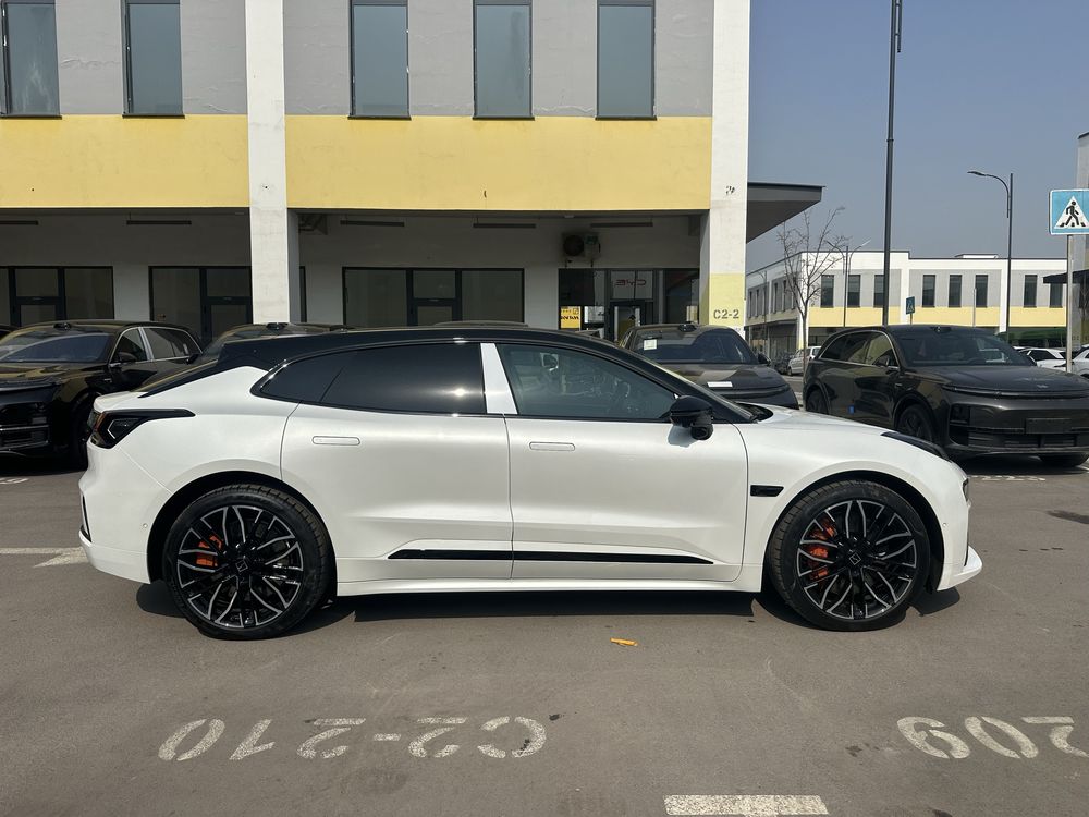 Zeekr 001 Restyling Full skidka narxlarda notarusga tayyor