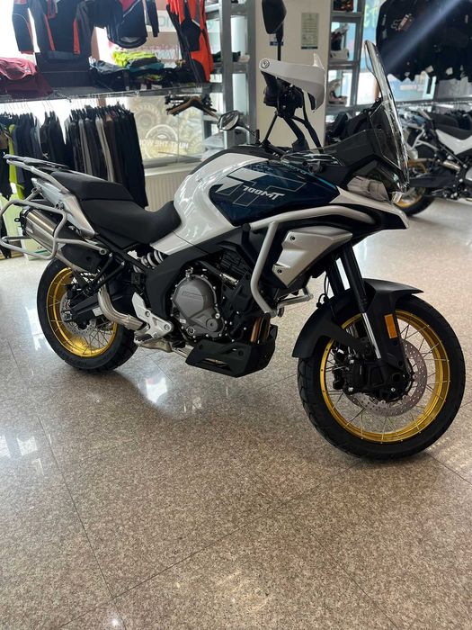 Motocicleta enduro-touring CFMOTO 700MT ABS