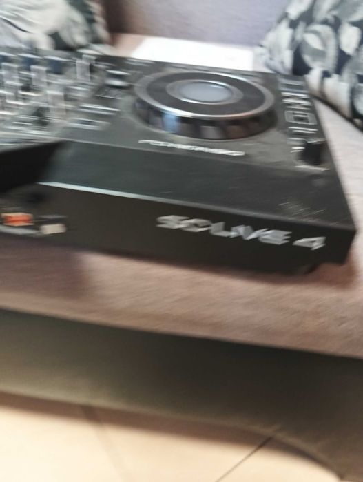 Диджейски пулт DENON DJ SOLIVE 4
