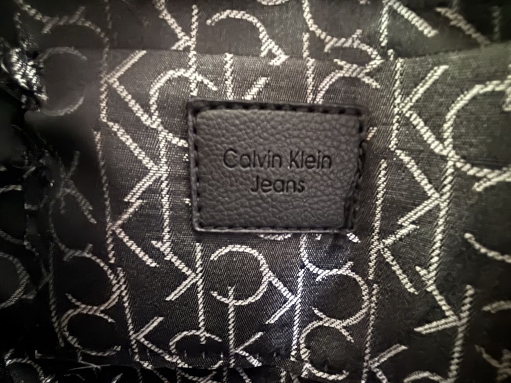 Чанта Calvin Klein