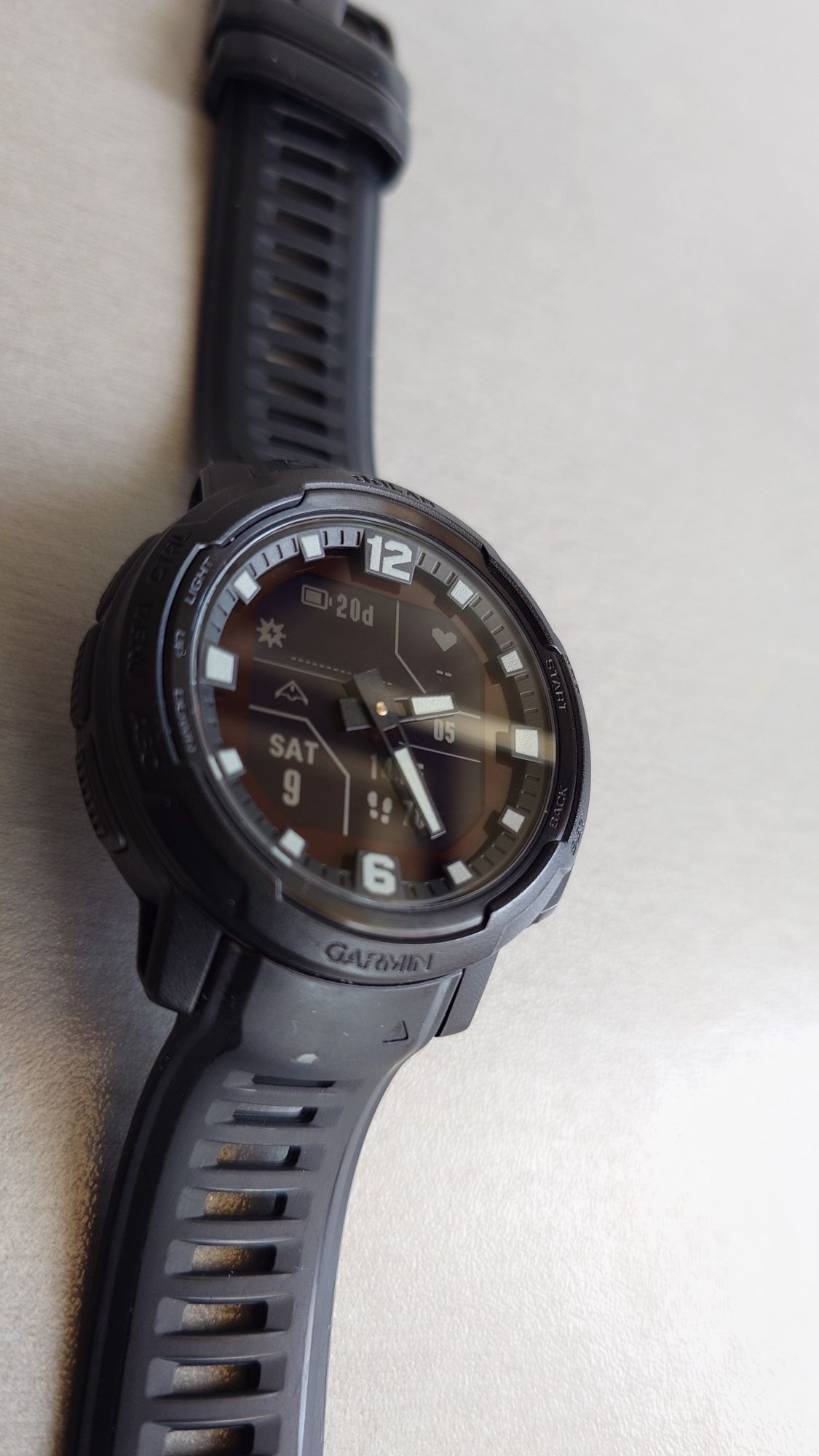Garmin Instinct Crossover Solar версия Tactical