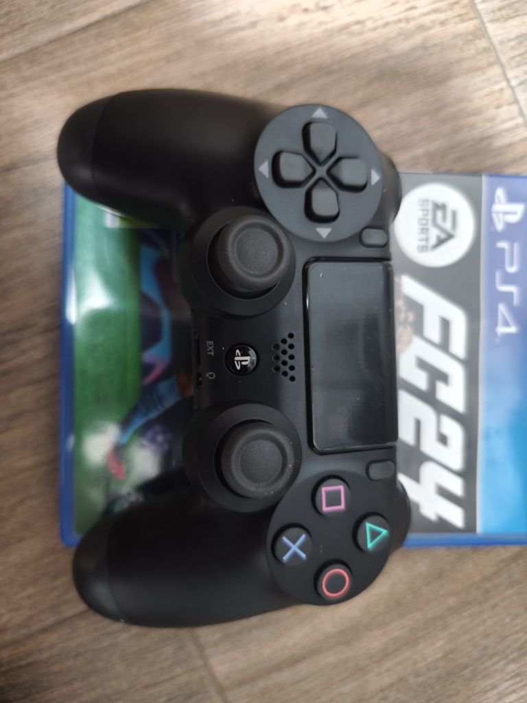 PlayStation 4 Slim 1TB