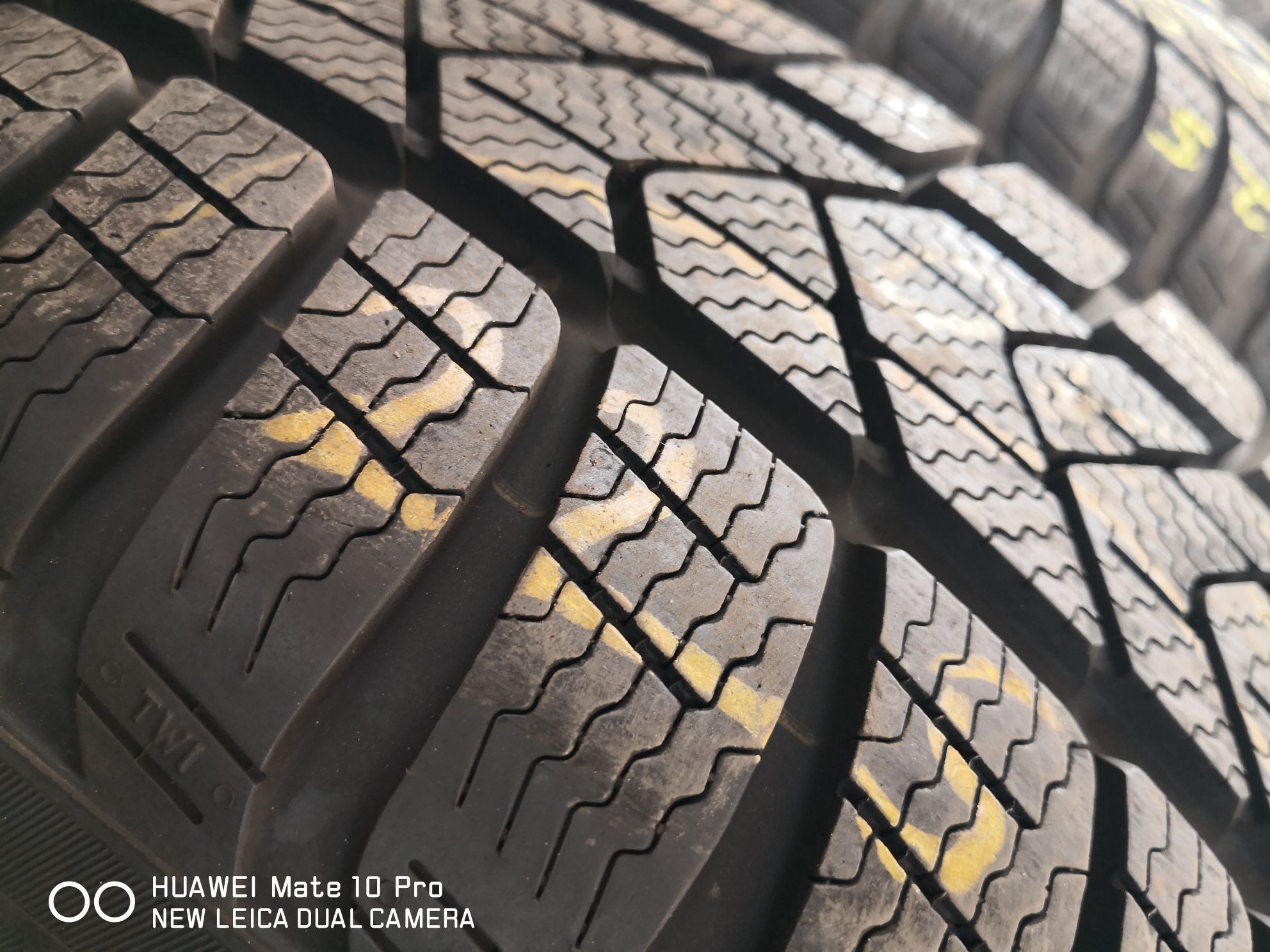 225 55 17 цола гуми като нови Pirelli RFT dot 21