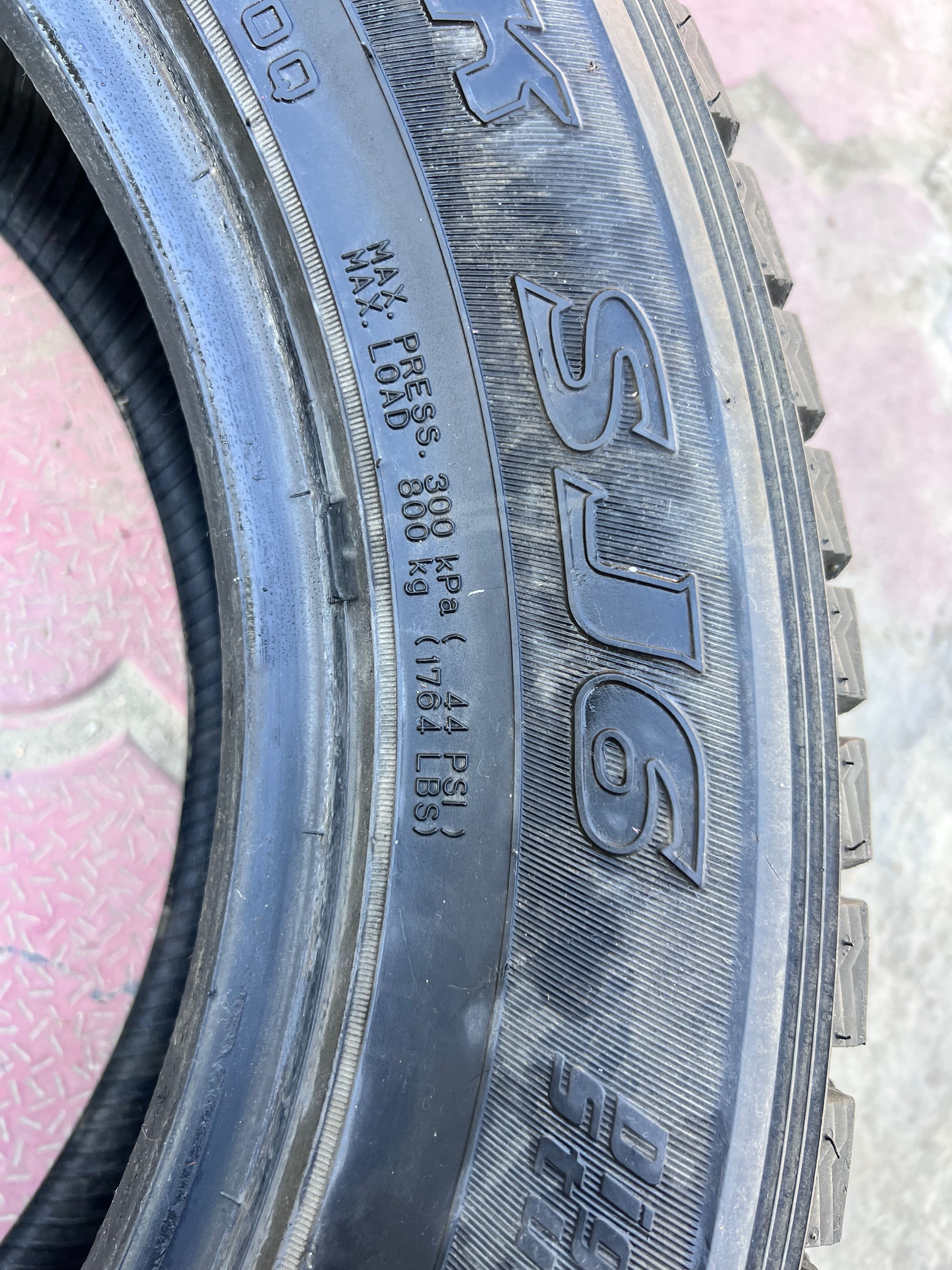 Автошины 8шт зимние