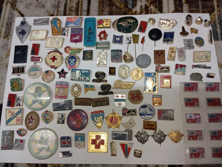 Продам значки СССР