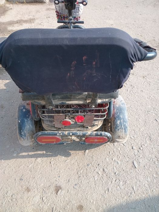 3 g'ildirakli sukuter sotiladi