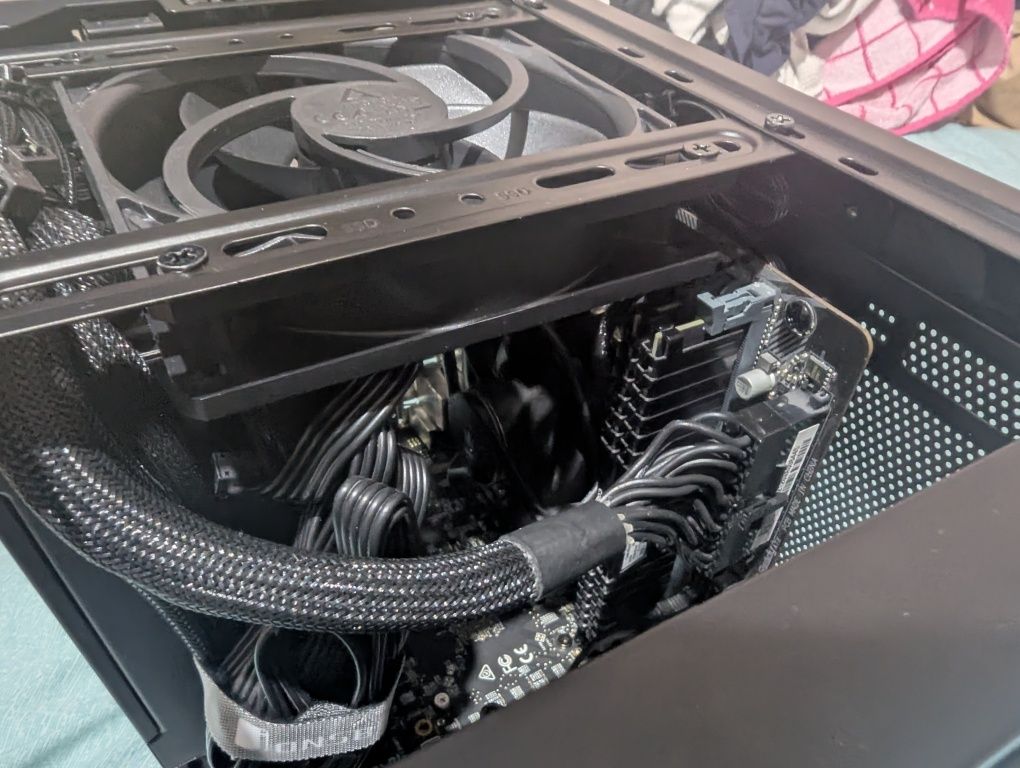 Mini PC Gaming RX 570, i3-10105F, 16GB RAM Nou asamblat