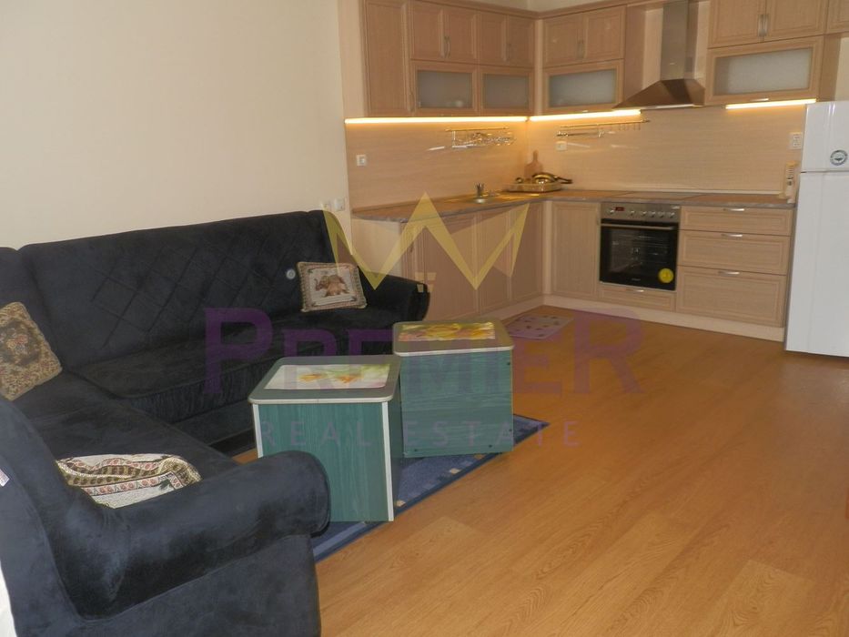 Дава се под наем Двустаен апартамент в Варна, Център - 68 кв.м за 408 € - Снимка #1