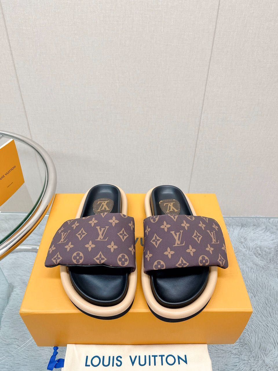 Чехли Louis Vuitton