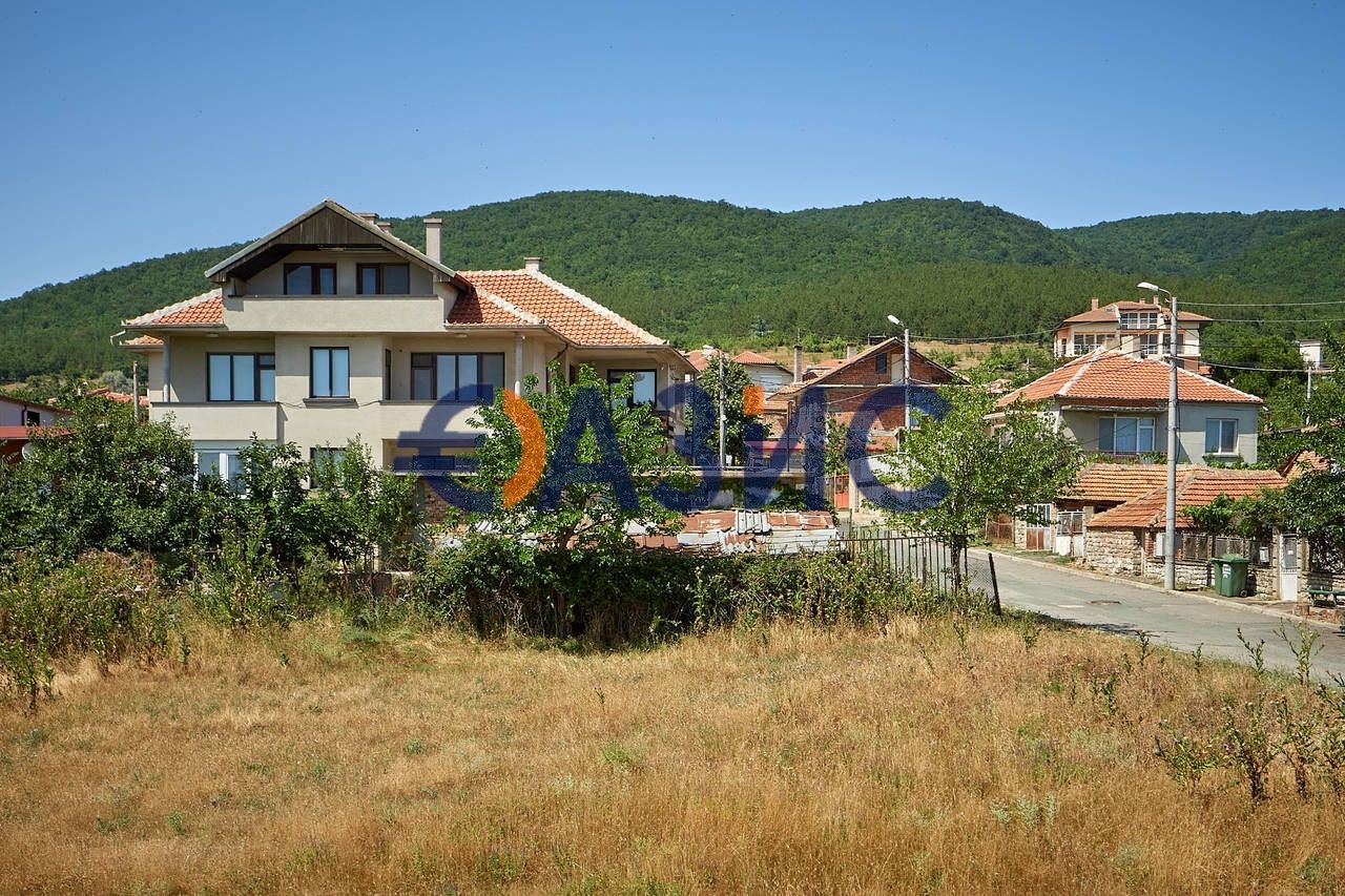 Продава се Къща в с. Кошарица, Област Бургас - 200 кв.м за 1750 €/кв.м - Снимка #14