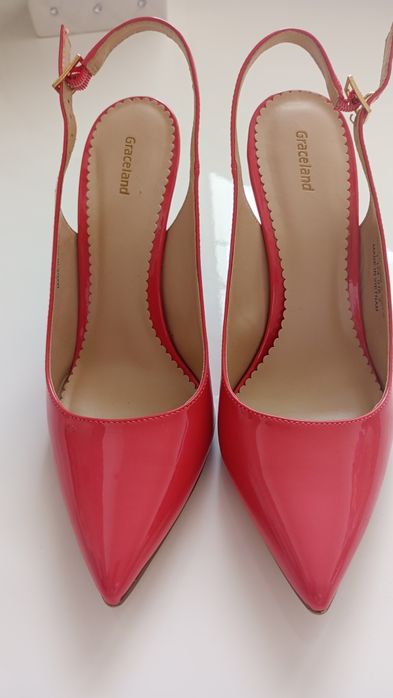 Pantofi stiletto
