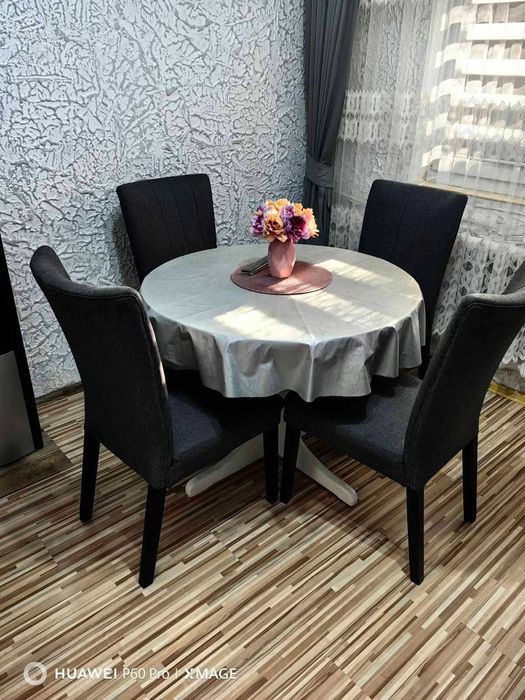 Трапезни столове