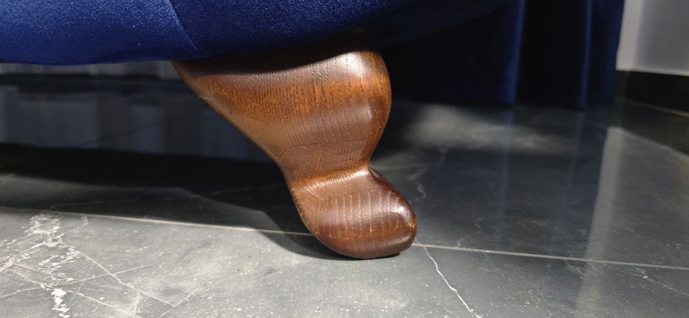 Vând două canapele, sunt  într-o stare foarte bună, extrem de putin fo