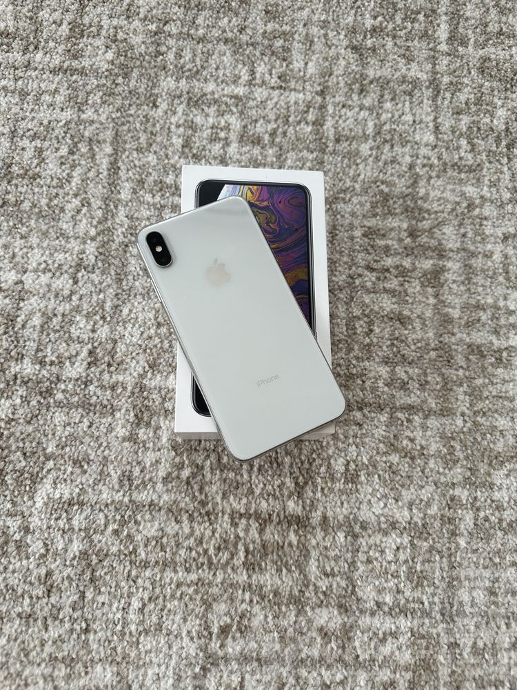 Продам IPhone Xs Max!