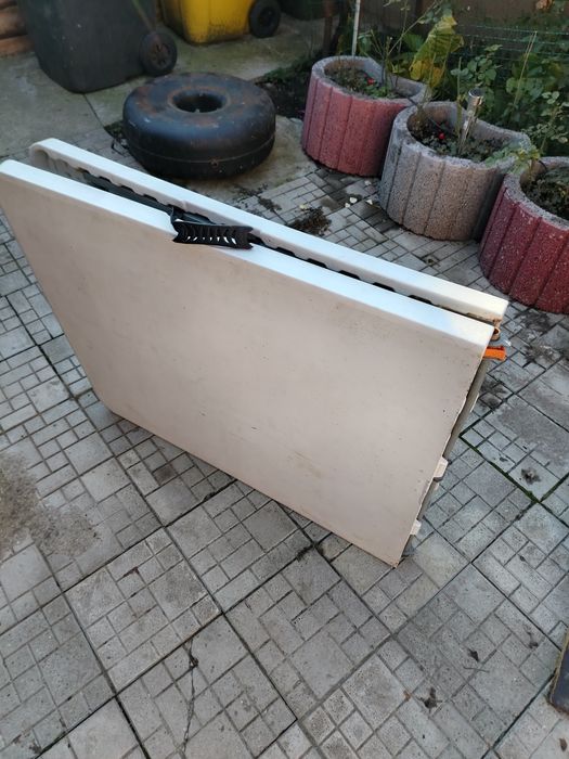 Masa rabatabilă picnic-voiaj.