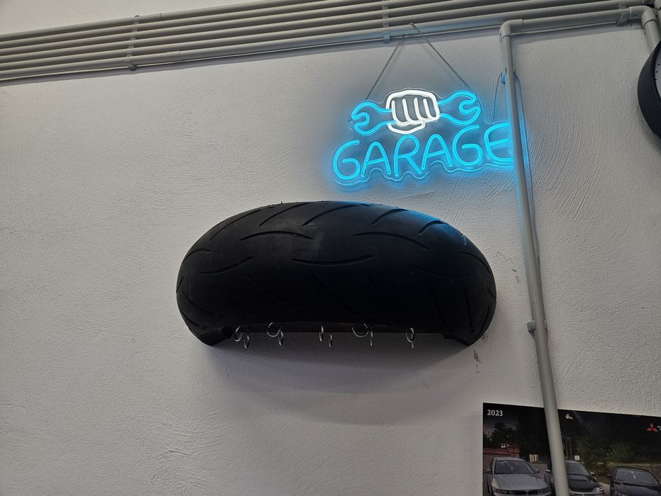 Стойка за каска, екипировка, ключове...