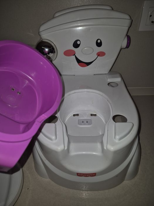 Fisher price музикална бебешка тоалетна