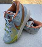 Bascheti Nike Kyrie Irving editie limitata 45/46