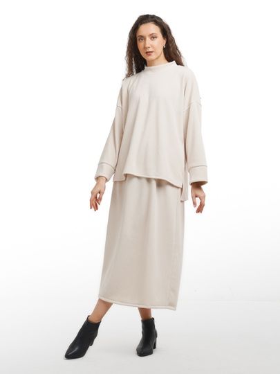 Продам костюмы материал хороший три расцветки