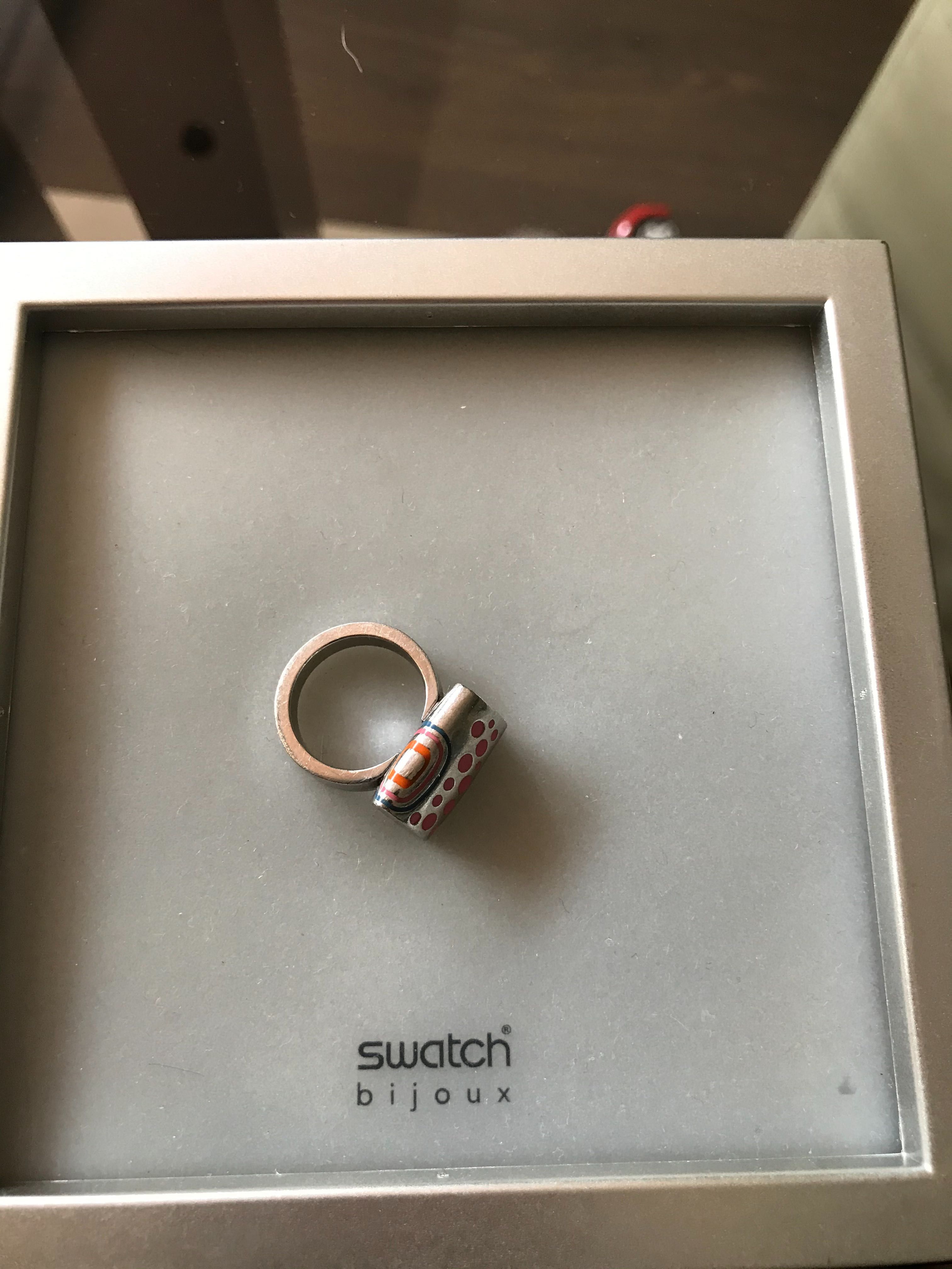 Комплект обеци и пръстен Swatch