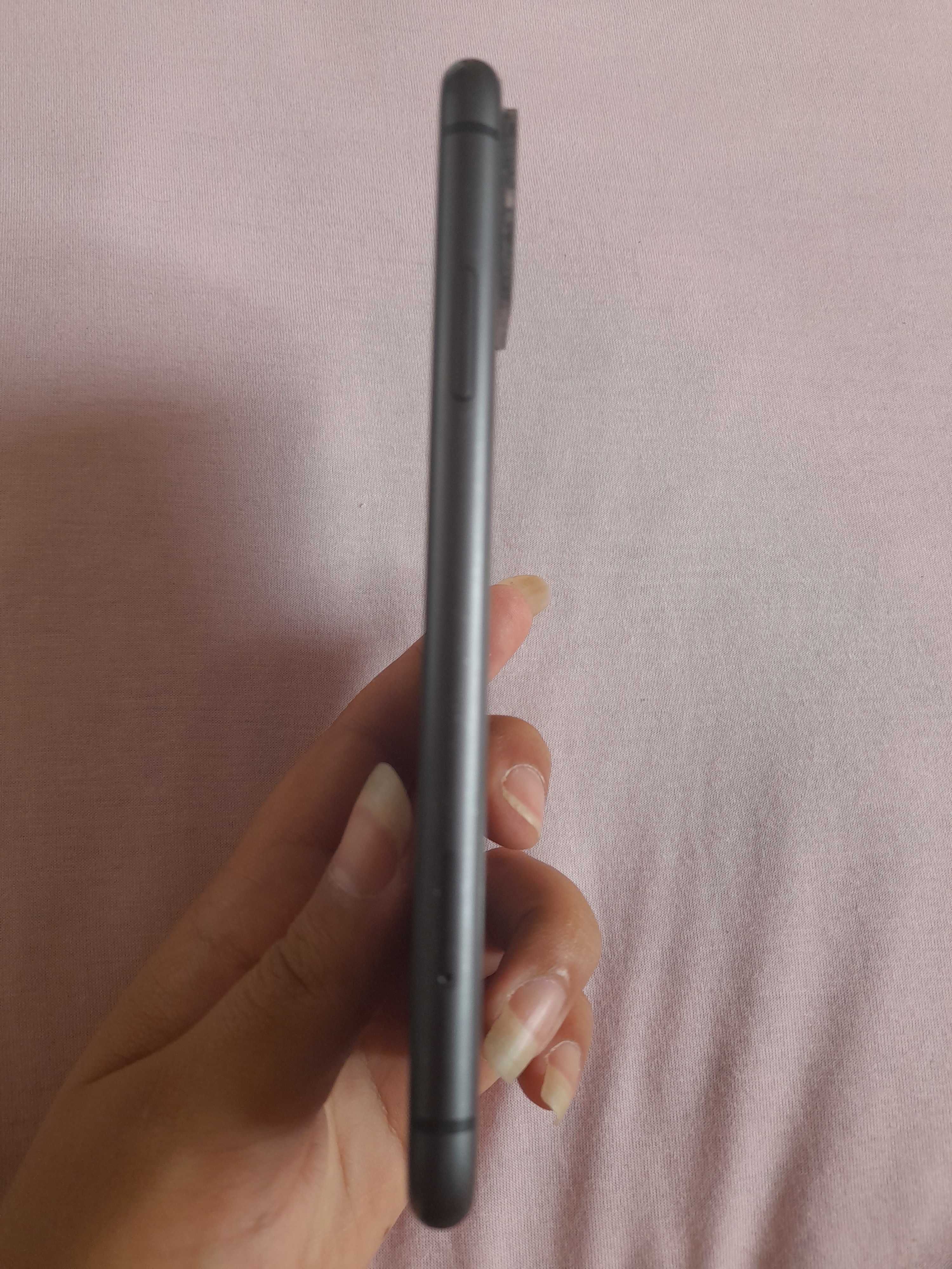 Iphone 11 128GB 84% батерия
