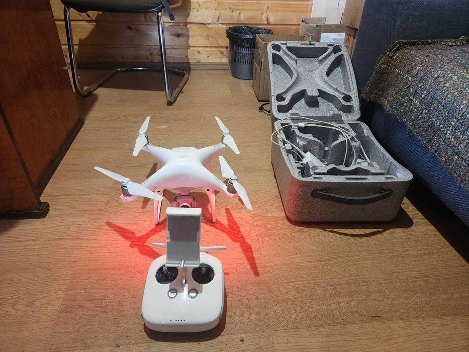 Drona DJI Phantom 4, Alb, Cutie Originala, Accesorii Complete
