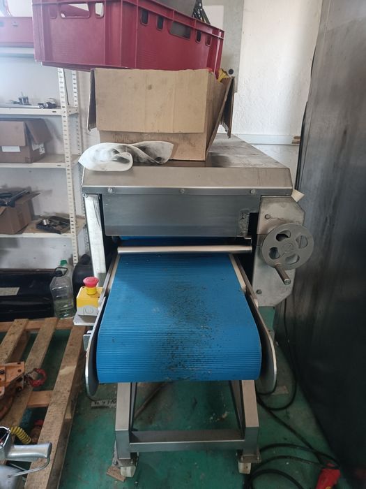 Portionator mici , fierastrau transare , masina batut snitel