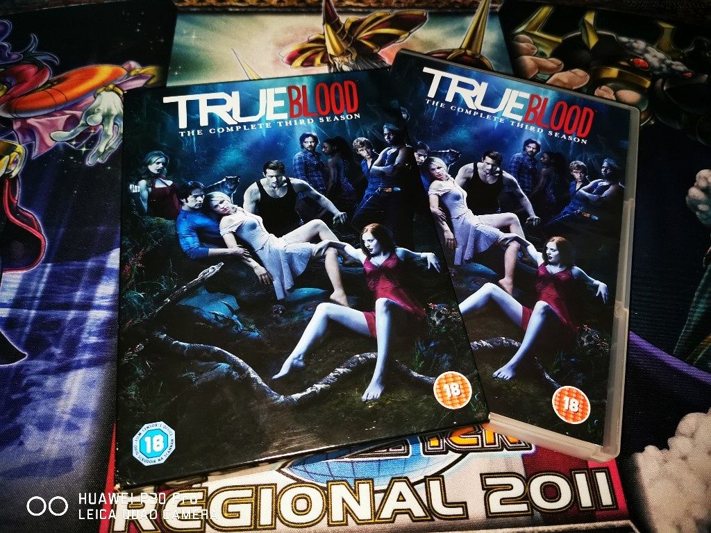 DVD дискове със Сериалът Истинска кръв/True Blood