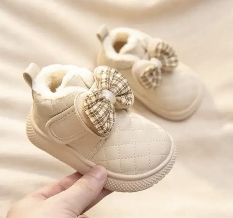 Детские ботинки.