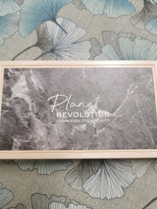 Paletă de machiaj Revolution