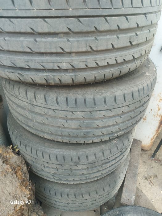Продам резину  215/45/17 лето