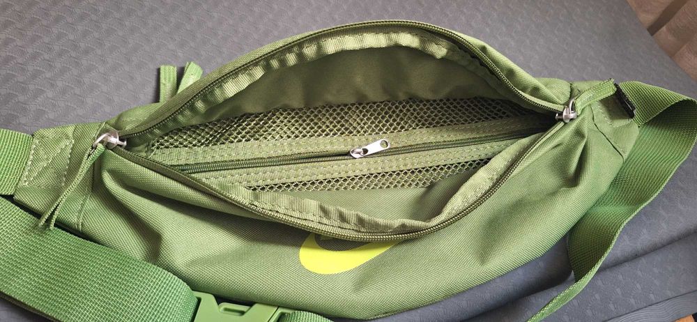 Чантичка/бананка Nike heritage