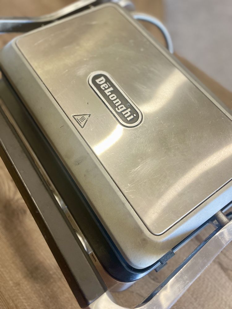 Електрическа скара Delonghi CGH1020D