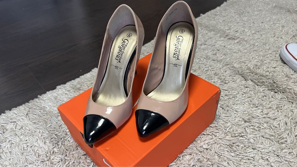 Pantofi stiletto 39