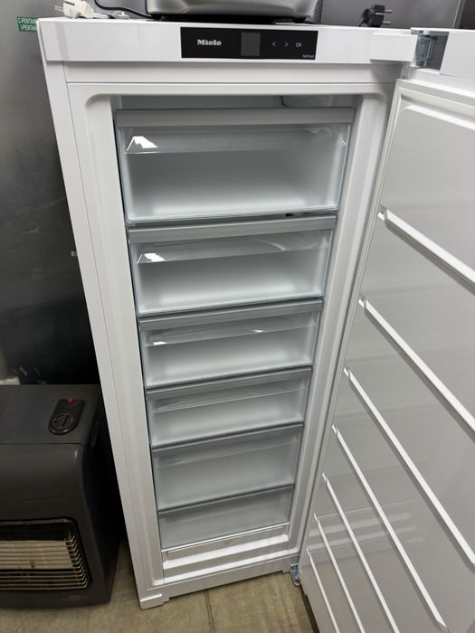 Фризер Miele FN 4342  A+++ НОВ /Мостра/ Germany ГАРАНЦИЯ
