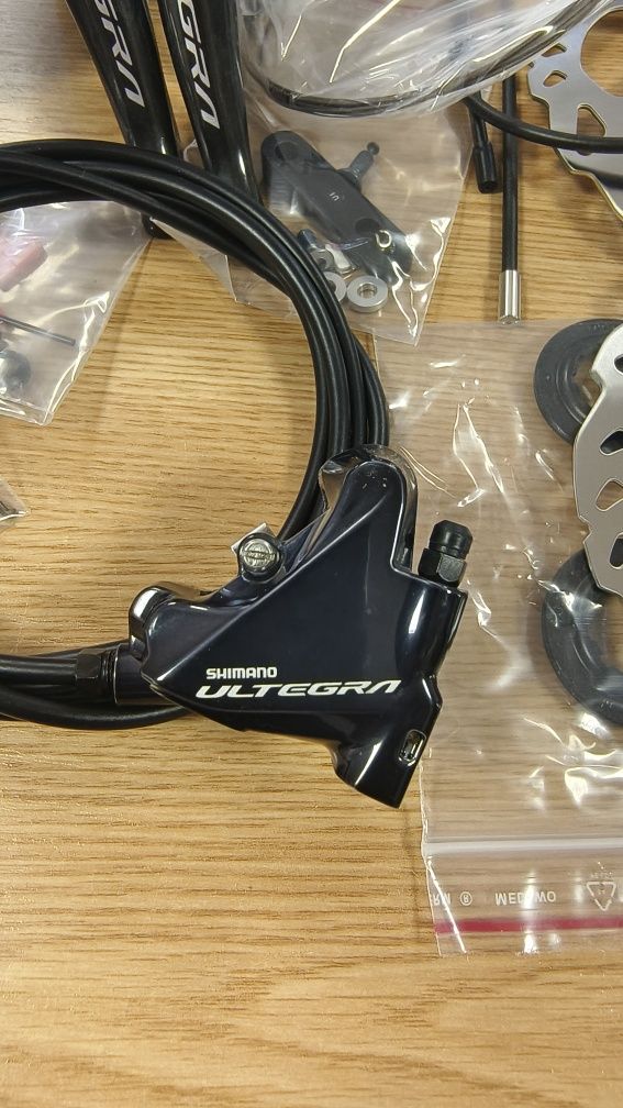 GROUPSET: Shimano Ultegra R8000 - 2x11 speed – HYDRAULIC BRAKES
